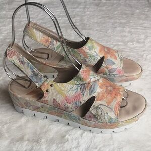 Amalfi flowered sandals